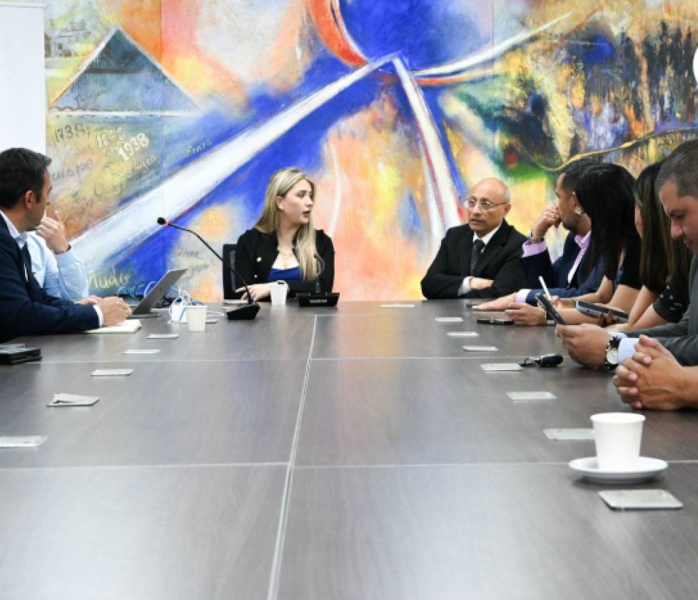 Alcaldía de Pasto trabaja para la apertura de nuevas rutas aéreas hacia el sur del país 