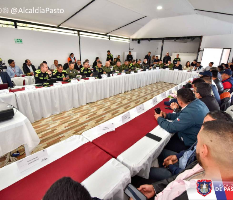 En reunión con el Ministerio de Transporte, el alcalde Nicolás Toro ratificó avances en proyectos estratégicos para la región