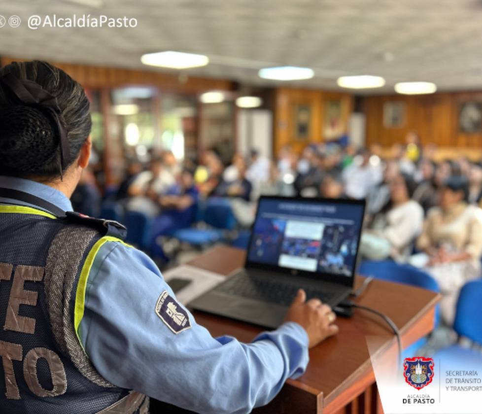 Secretaría de Tránsito fortalece la seguridad vial con jornadas de formación en el sector salud