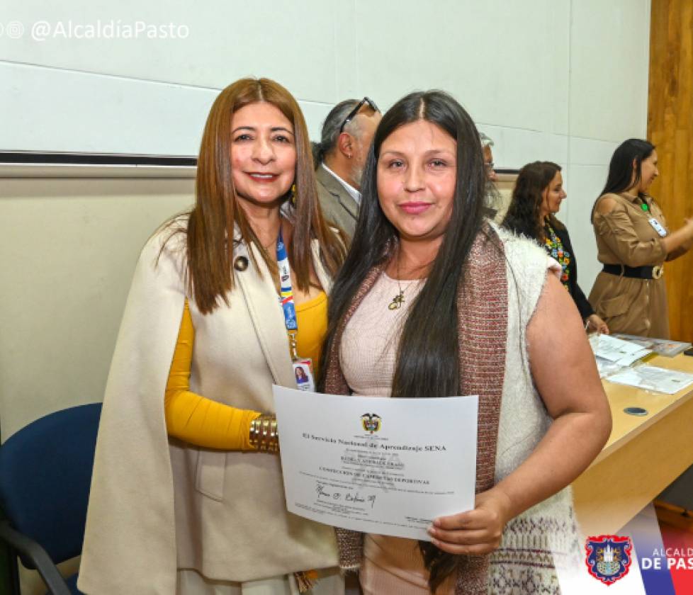 80 personas se certificaron en competencias laborales de trazo, corte y confección, y elaboración de carrozas
